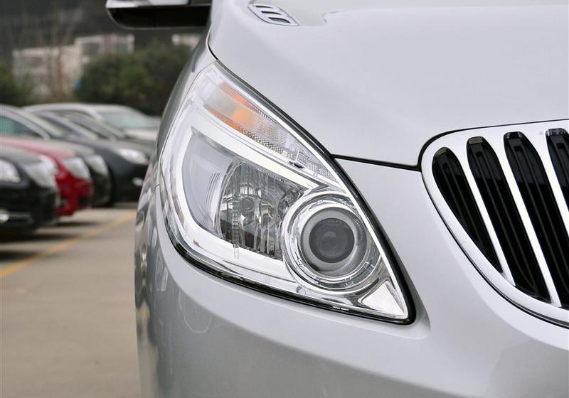 別克GL8  2011款 2.4L CT豪華商務舒適版