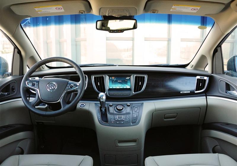 別克GL8  2011款 3.0L XT豪華商務旗艦版