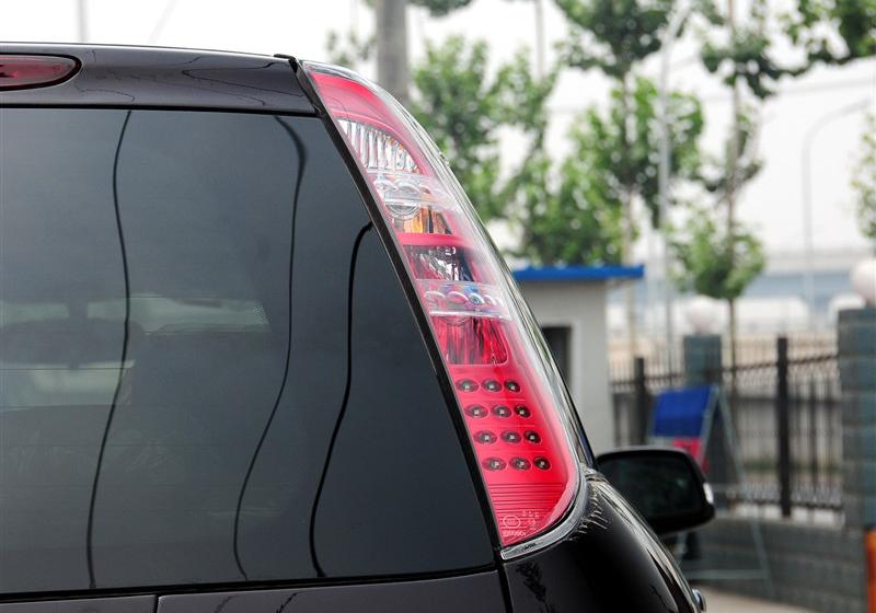 威麟V5  2012款 2.0L 4AT 豪華型