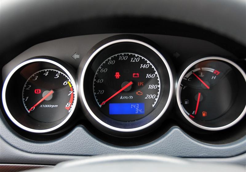 威麟X5  2011款 2.0T 兩驅精英型