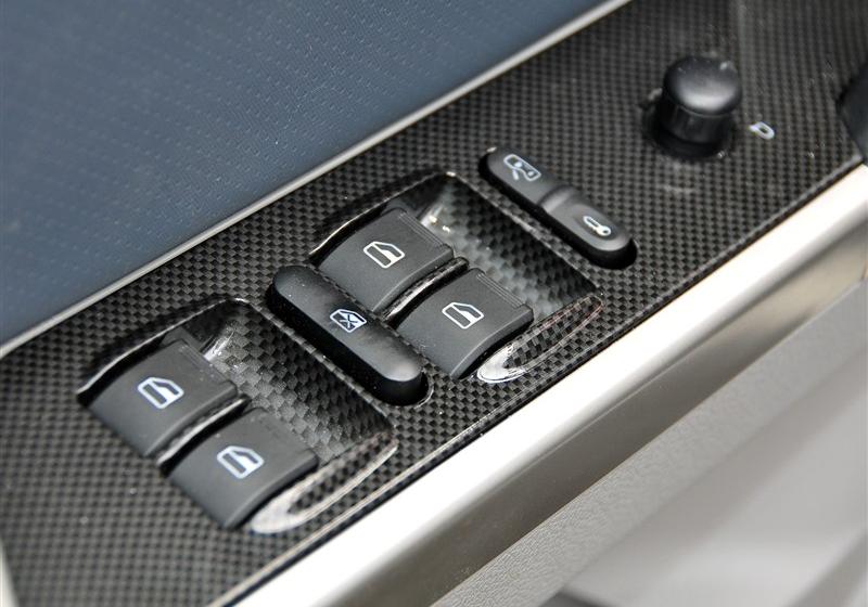 威麟X5  2011款 2.0T 兩驅(qū)精英型