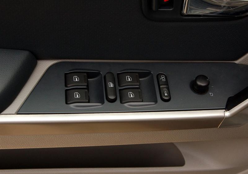 威麟X5  2010款 2.0T 四驅舒適型