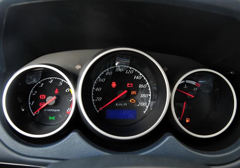 威麟X5  2010款 2.0T 四驅精英型