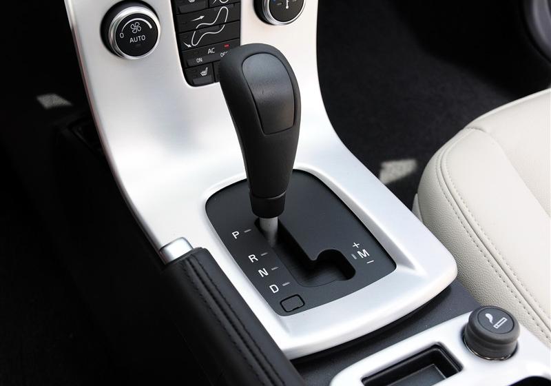 沃爾沃C30  2012款 2.0 Aktiv 樂動套裝版