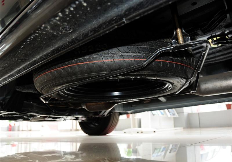 騰翼V80  2011款 2.0 自動標準型