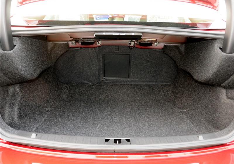 沃爾沃S60  2011款 2.0T 舒適版