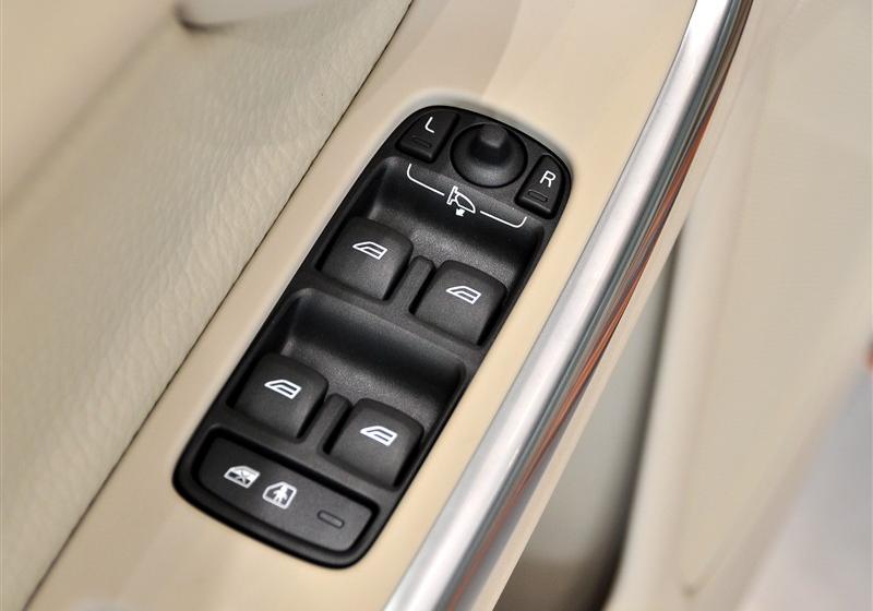 沃爾沃S60  2011款 2.0T 智尊版