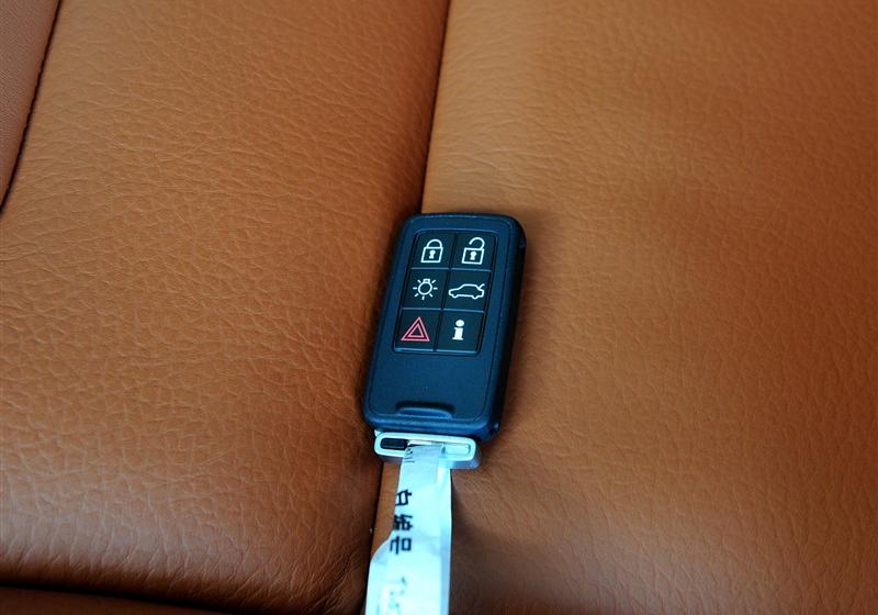 沃爾沃S60  2011款 3.0 T6 AWD 智尊版