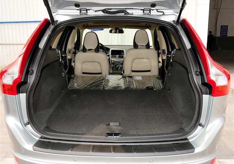 沃爾沃XC60  2011款 3.0 T6 R-Design 個(gè)性運(yùn)動(dòng)版