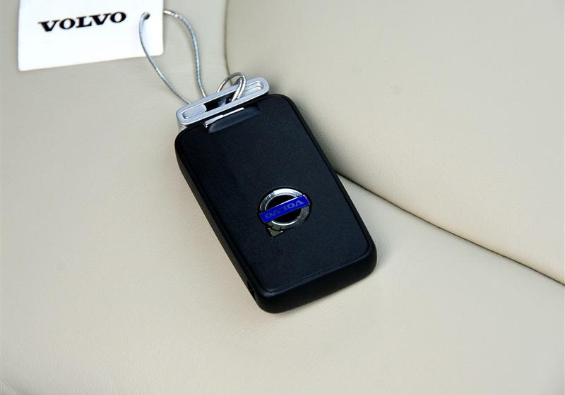 沃爾沃XC60  2011款 3.0 T6 R-Design 個(gè)性運(yùn)動(dòng)版