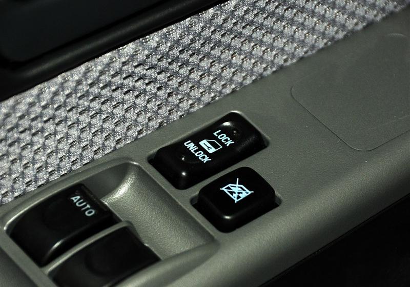 長城汽車 風(fēng)駿3 2011款 2.4L公務(wù)版 豪華型 兩驅(qū)小雙排