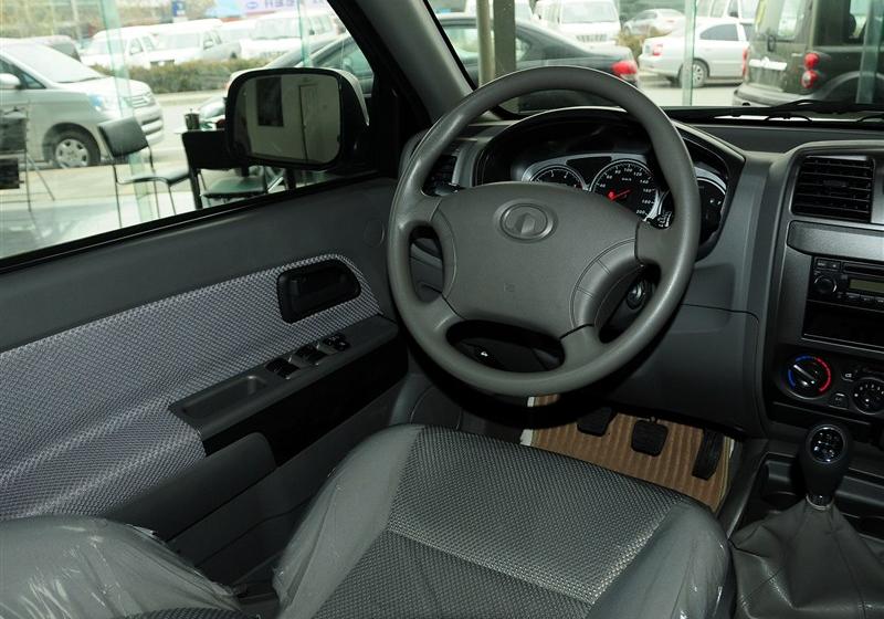 長城汽車 風(fēng)駿3 2011款 2.4L公務(wù)版 豪華型 兩驅(qū)小雙排