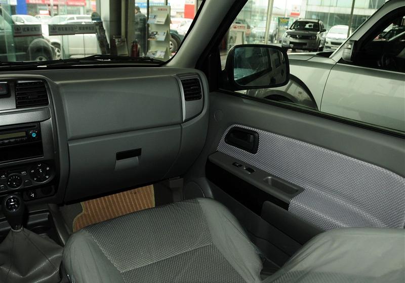 長城汽車 風(fēng)駿3 2011款 2.4L公務(wù)版 豪華型 兩驅(qū)小雙排