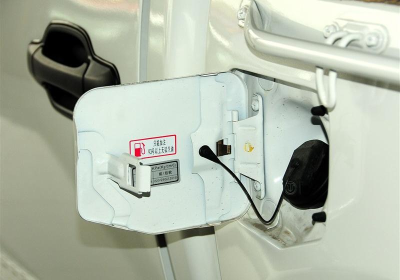 長城汽車 風(fēng)駿3 2011款 2.4L公務(wù)版 豪華型 兩驅(qū)小雙排