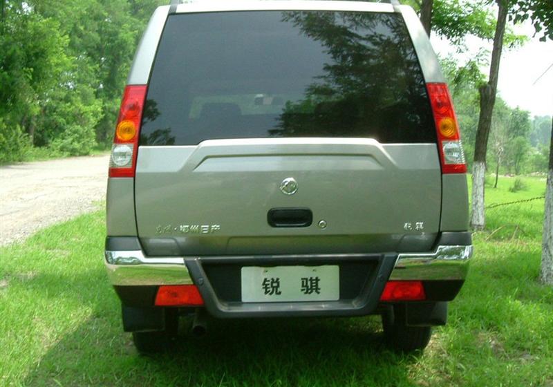 鄭州日產 銳騏多功能車 2010款 2.4L汽油兩驅標準型ZG24
