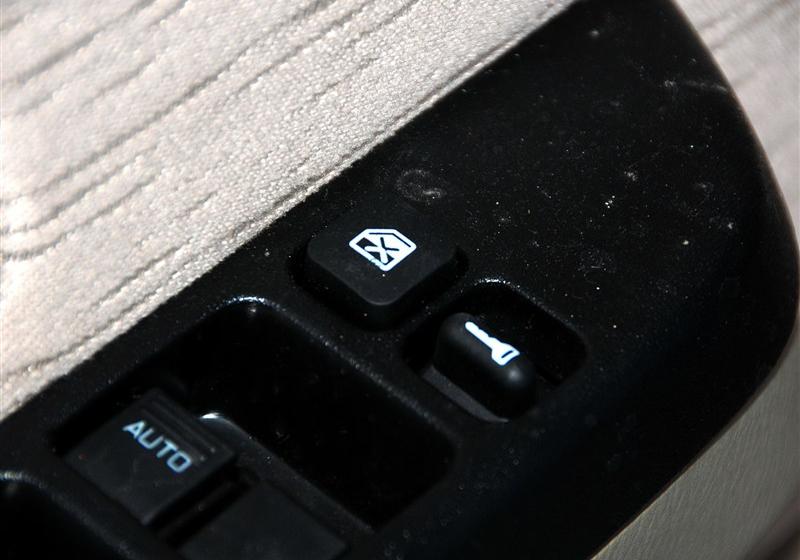 鄭州日產 銳騏多功能車 2010款 2.4L汽油兩驅豪華型ZG24