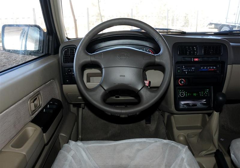 鄭州日產 銳騏多功能車 2010款 2.4L汽油兩驅豪華型ZG24