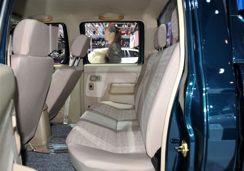 鄭州日產(chǎn) 銳騏皮卡 2010款 2.5L兩驅(qū)標(biāo)準(zhǔn)型ZD25TCR