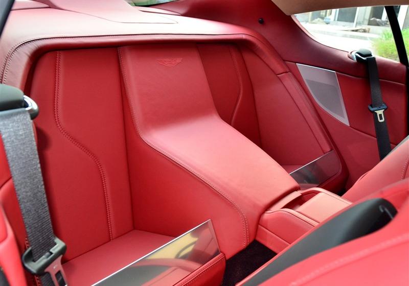 Virage  2012款 6.0 Coupe