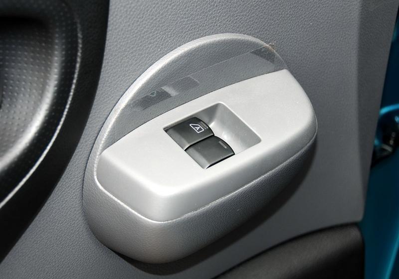 日產(chǎn)NV200  2011款 1.6 尊雅型 223座