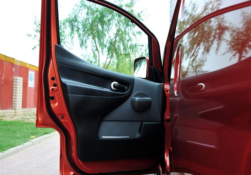 日產NV200  2010款 1.6 尊貴型 232座