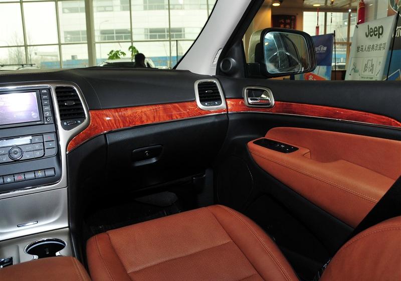 Jeep吉普 大切諾基(進(jìn)口) 2012款 5.7 旗艦導(dǎo)航版