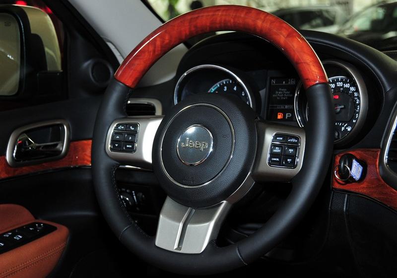 Jeep吉普 大切諾基(進(jìn)口) 2012款 5.7 旗艦導(dǎo)航版