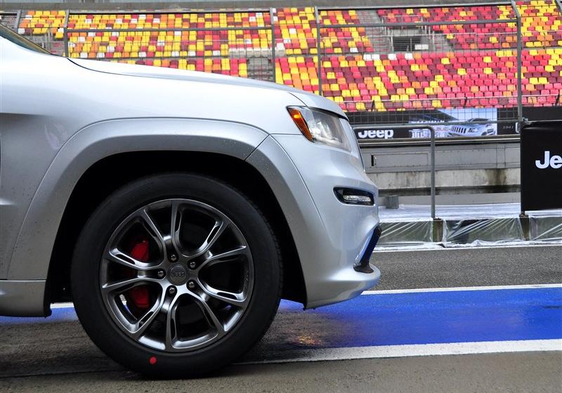 Jeep吉普 大切諾基(進(jìn)口) 2012款 6.4 SRT8