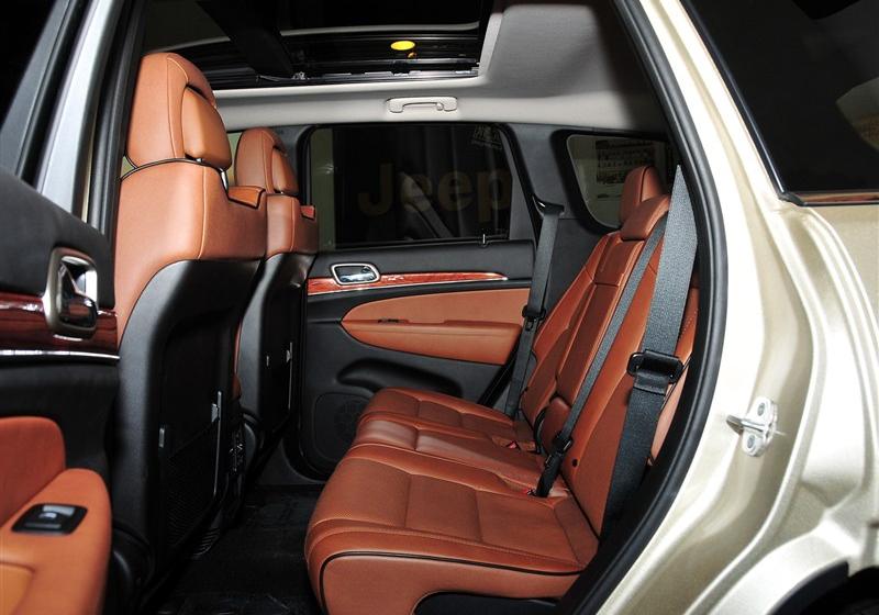 大切諾基(進(jìn)口)  2012款 5.7 旗艦導(dǎo)航版