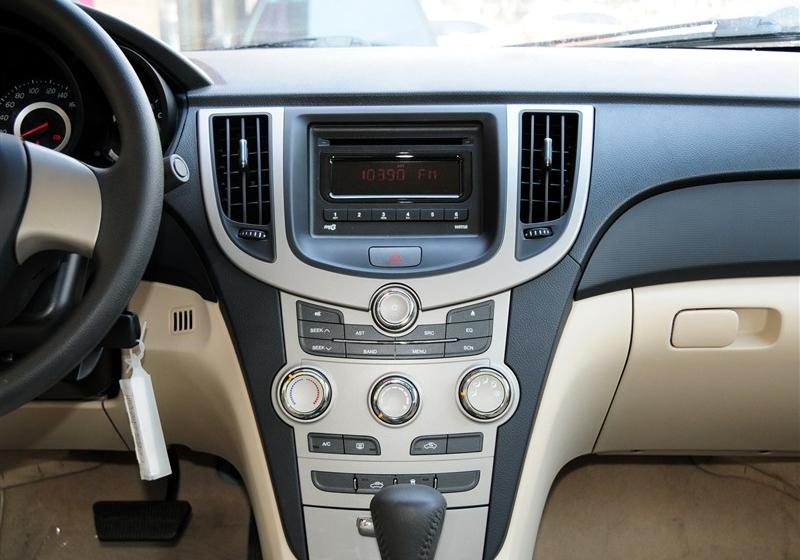 奇瑞A3  2012款 三廂 1.6CVT 進取型