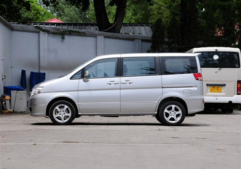 帥客  2012款 2.0 自動豪華型 7座