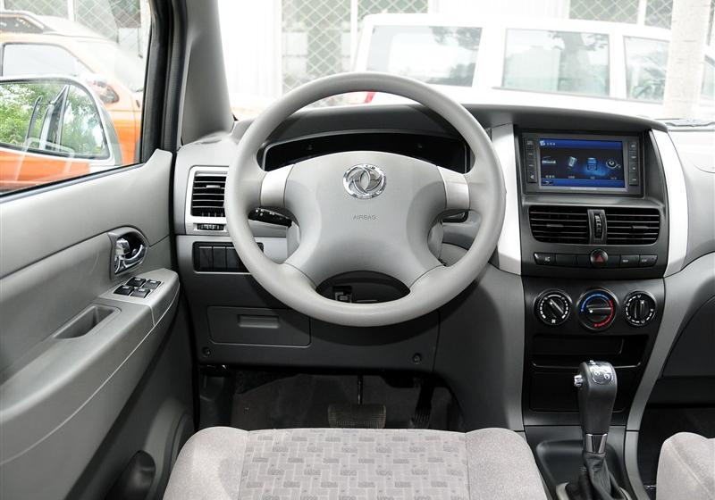 帥客  2012款 2.0 自動豪華型 7座