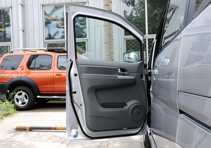 帥客  2012款 2.0 自動豪華型 7座