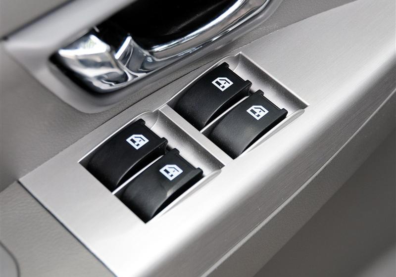 帥客  2012款 2.0 自動豪華型 7座