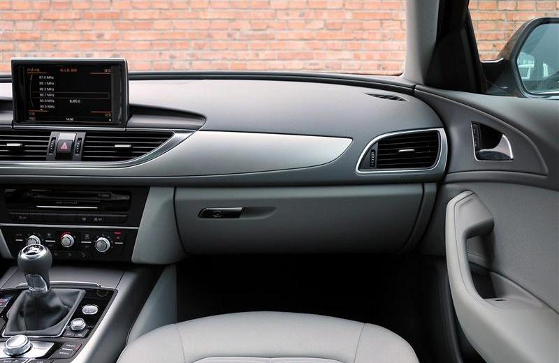 2012款 TFSI 手動基本型