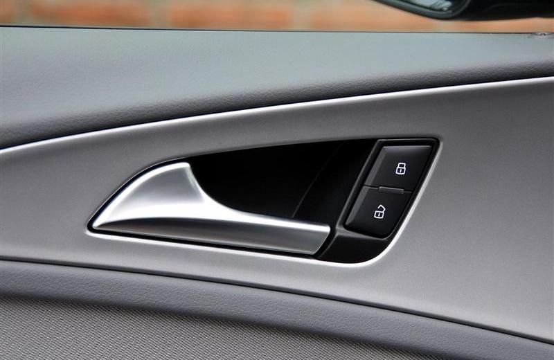 2012款 TFSI 手動基本型