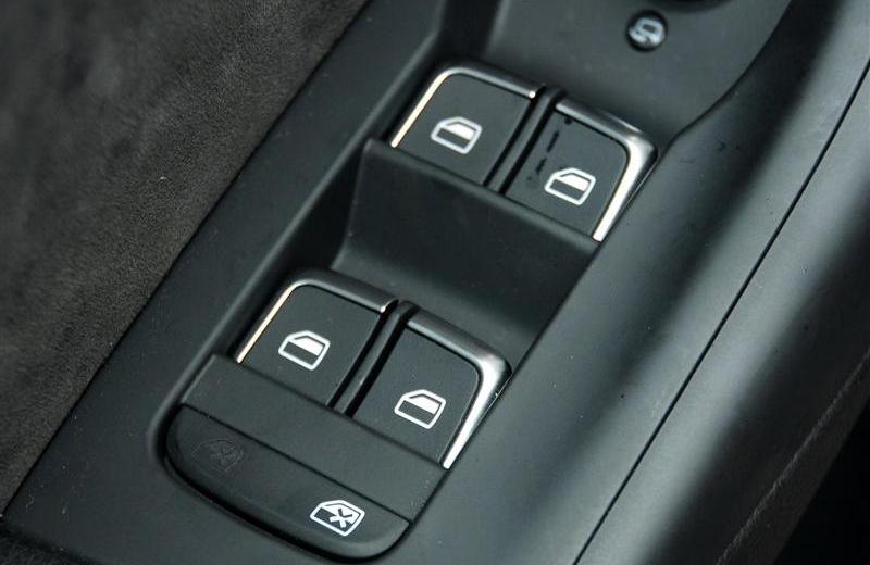 2012款 40 TFSI運(yùn)動型