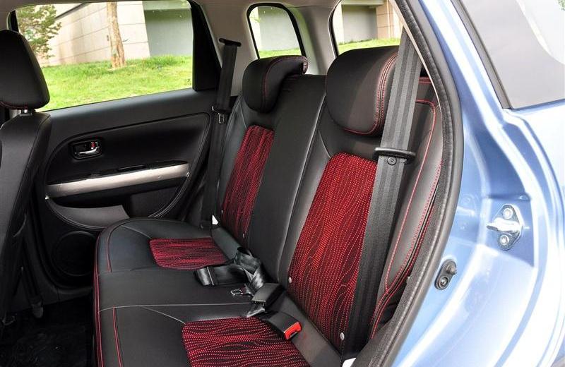 2012款 1.5L 兩驅(qū)豪華型