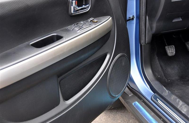 2012款 1.5L 兩驅(qū)豪華型