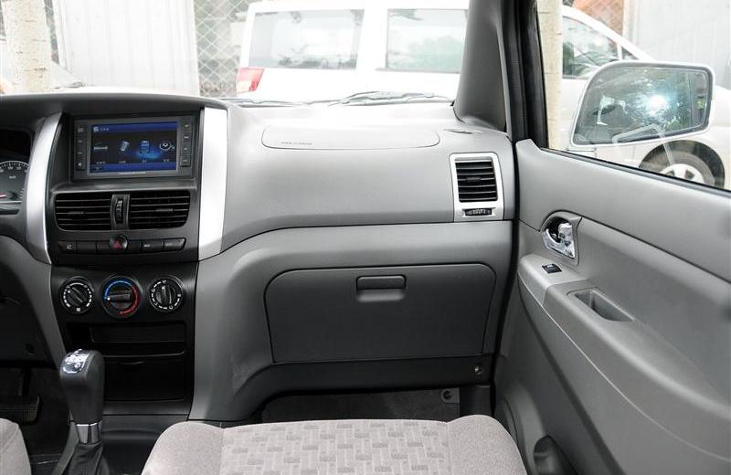 2012款 2.0 自動豪華型 7座