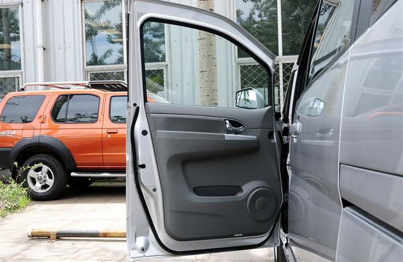 2012款 2.0 自動豪華型 7座