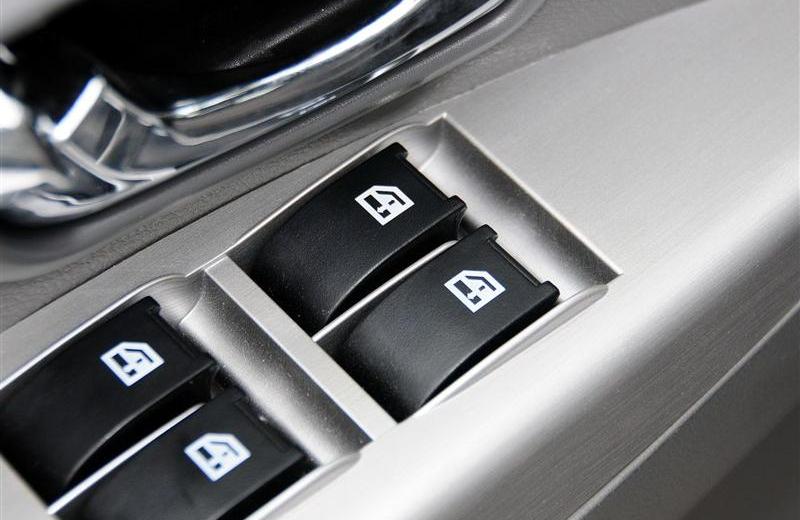 2012款 2.0 自動豪華型 7座