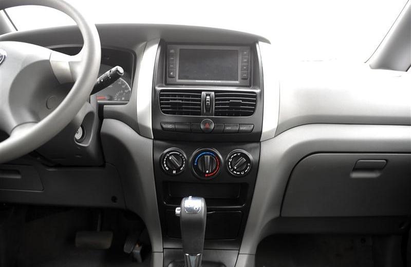 2012款 2.0 自動旗艦型 7座