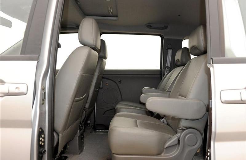 2012款 2.0 自動旗艦型 7座