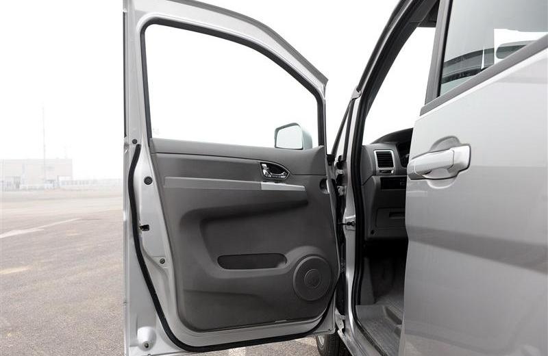 2012款 2.0 自動旗艦型 7座