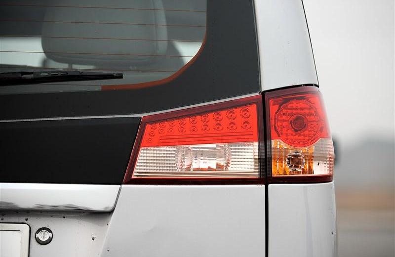 2012款 2.0 自動旗艦型 7座