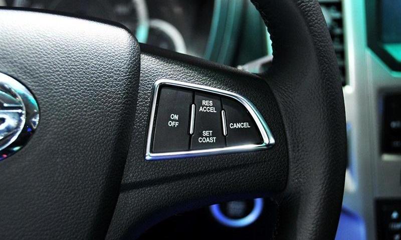 2012款 2.4 汽油自動四驅天窗版