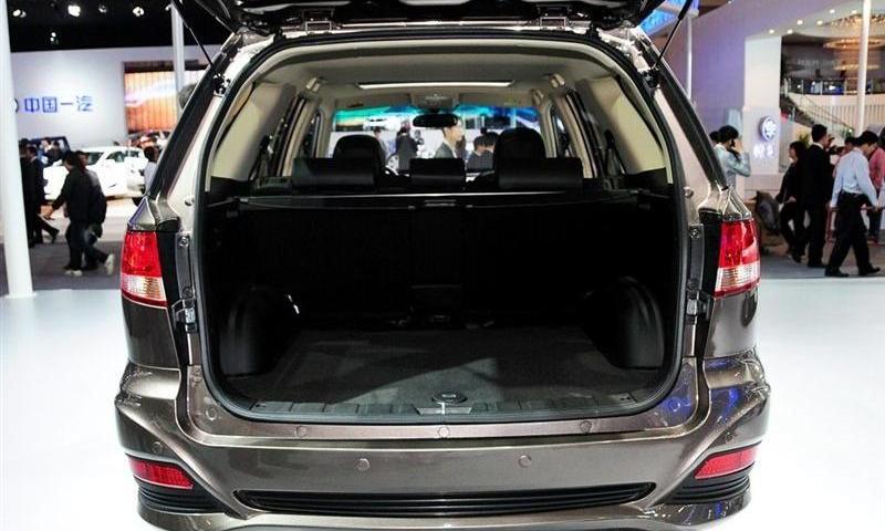 2012款 2.4 汽油自動四驅天窗版