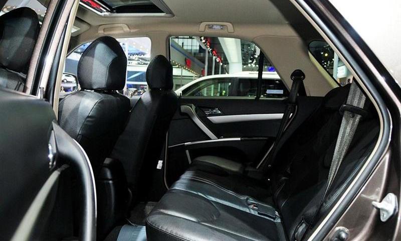 2012款 2.4 汽油自動(dòng)四驅(qū)天窗版