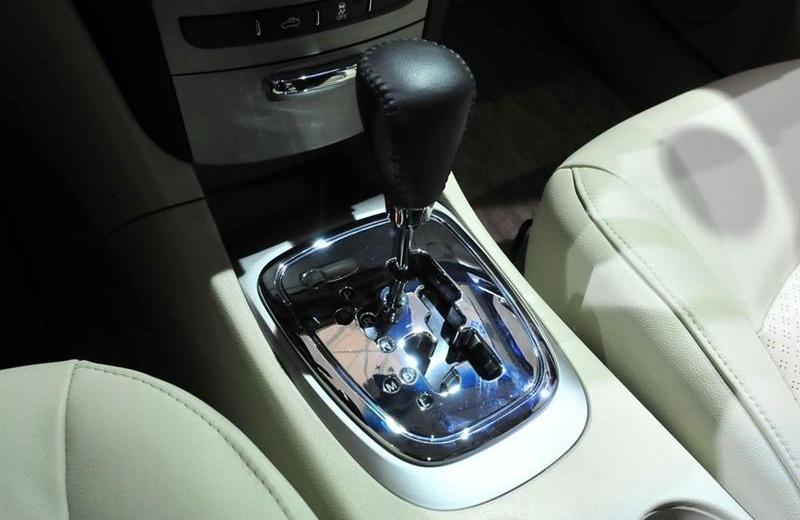 2012款 三廂 1.6CVT 尊貴型